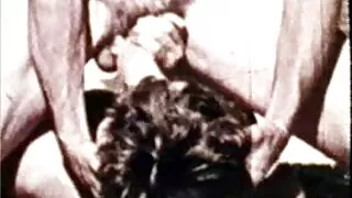 اس فیلم سکسی داستانی روسی نے لڑکی کو ڈک پیش کیا ۔