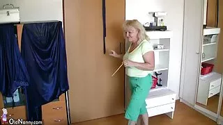سالگرہ سکس با مادر روسی جنسی نینا Sk Sk