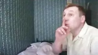 ایک کلیپ سکسی روسی وگ میں ایک لڑکی سونے کے کمرے میں ایک آدمی fucks.