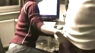 پریمی لاحق میں بلی کلیپ سکسی روسی licks 69.