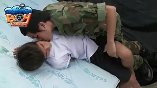 مسخ شدہ سنہرے بالوں والی جواری کے شوہر کا فیلم سکسی دختر روسی لنڈ بیکار کرتا ہے تاکہ اسے آن لائن گیمز سے ہٹائے ۔