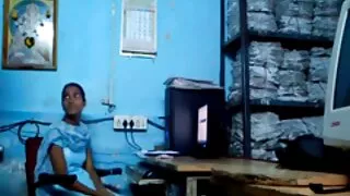 ایک سکس پسر با مادر روسی تاریخ پر اپنی پسندیدہ لڑکی کے بال بلی پر گائے cumshot.