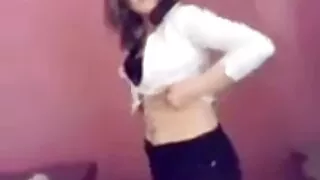 Brunette Hunky کے ساتھ ایک گروپ تعلقات سکس پسر با مادر روسی حاصل