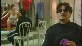 J عالیہ بارش شاور میں بیکار سگسی روسی ہے اور R مور