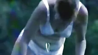 فٹ بالر ساشا فیلمسکسی روسی سپارو سیسو پیش کرتا ہے