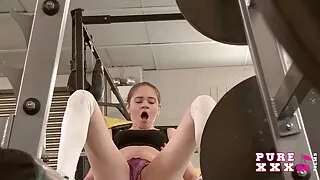 لڑکیاں ایک دوست کے ساتھ فیلمهای سکسی روسی copulation سے moan.