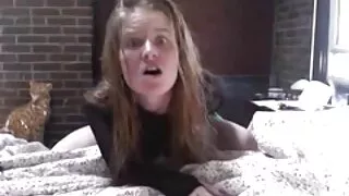 ایک hunchbacked ڈک کے ساتھ اس کی بلی ، اتارنا fucking کے بعد شیشے پر سکس از کون روسی سہ.