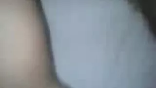 ایک آدمی ایک مرگا فیلم سکسی دختر روسی کے ساتھ ایک لڑکی کو کھانا کھلاتا ہے.